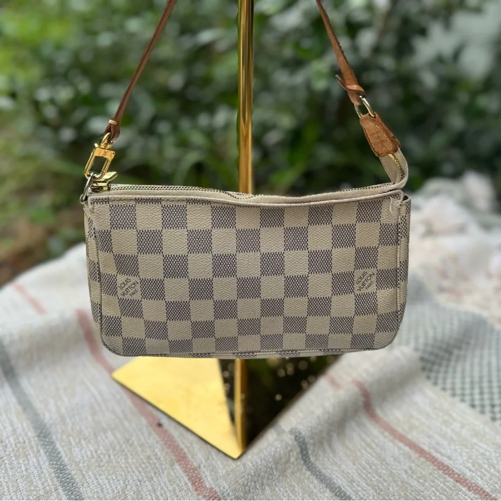 LOUIS VUITTON Damier Azure Pochette with leather strap - Picture 3 of 4